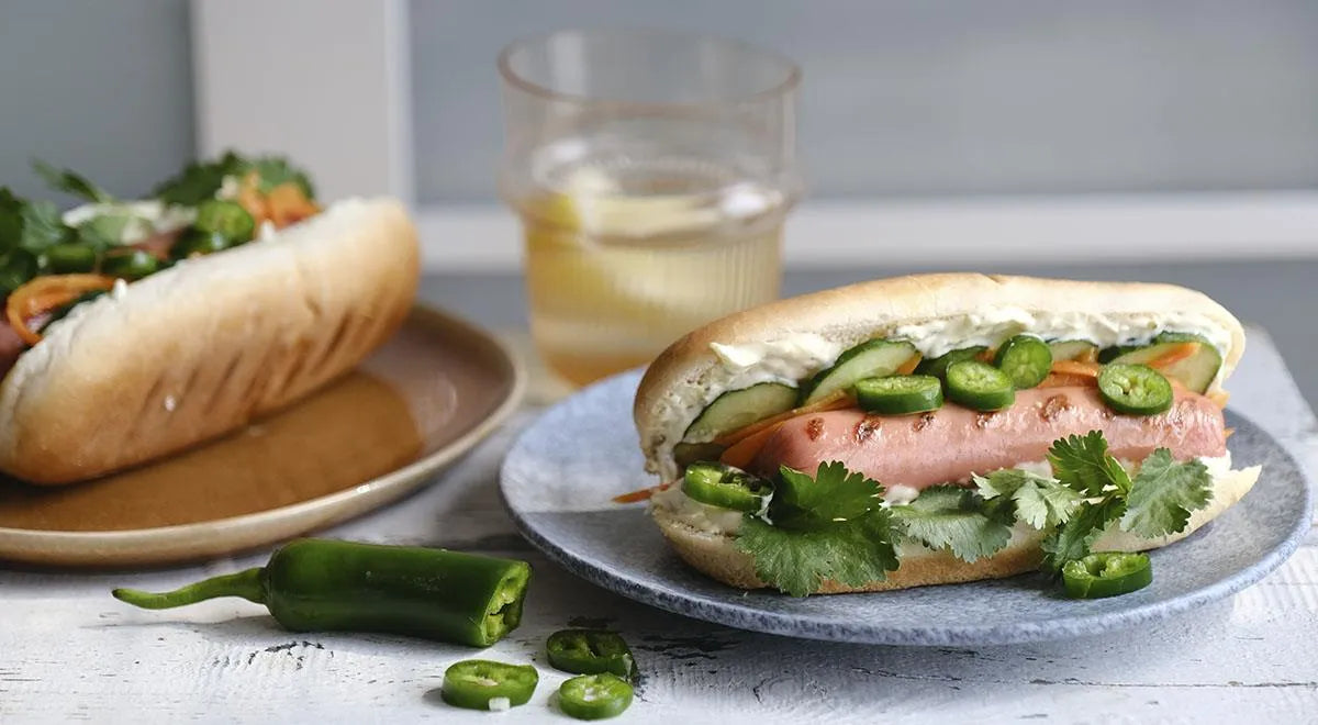 Gourmet Hot Dog with Sausage and Fresh Vegetables - wilfosbrand.com
