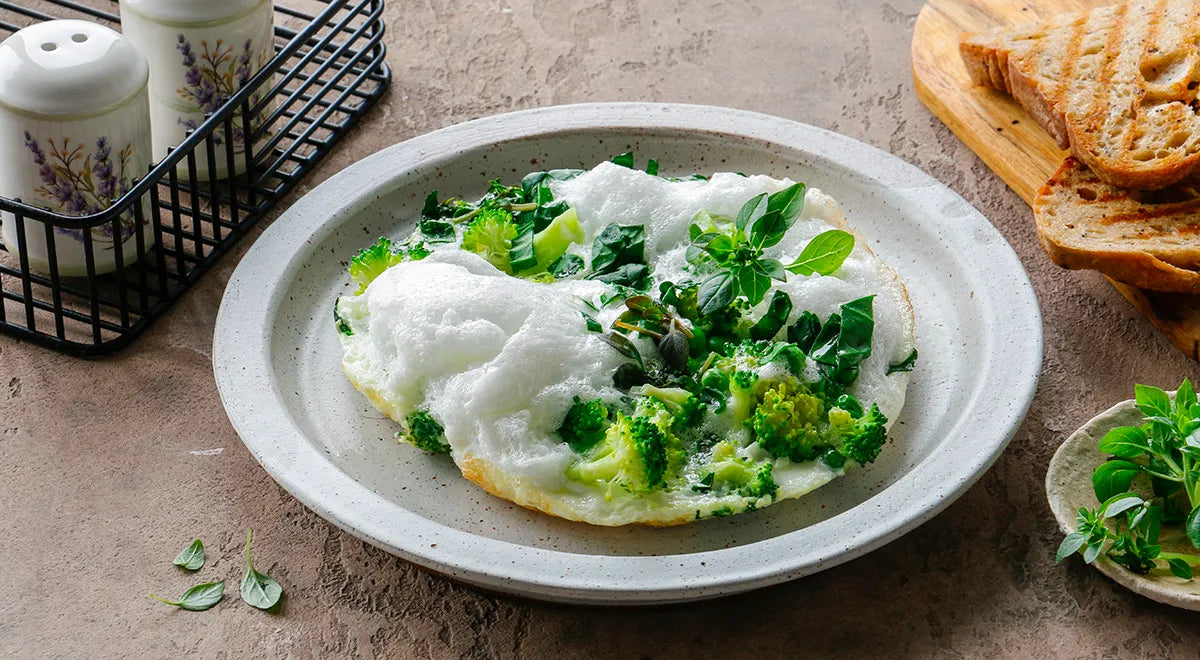 Protein Omelette with Green Vegetables (Belkovy Omlet s Zelenymi Ovoshchami) - wilfosbrand.com