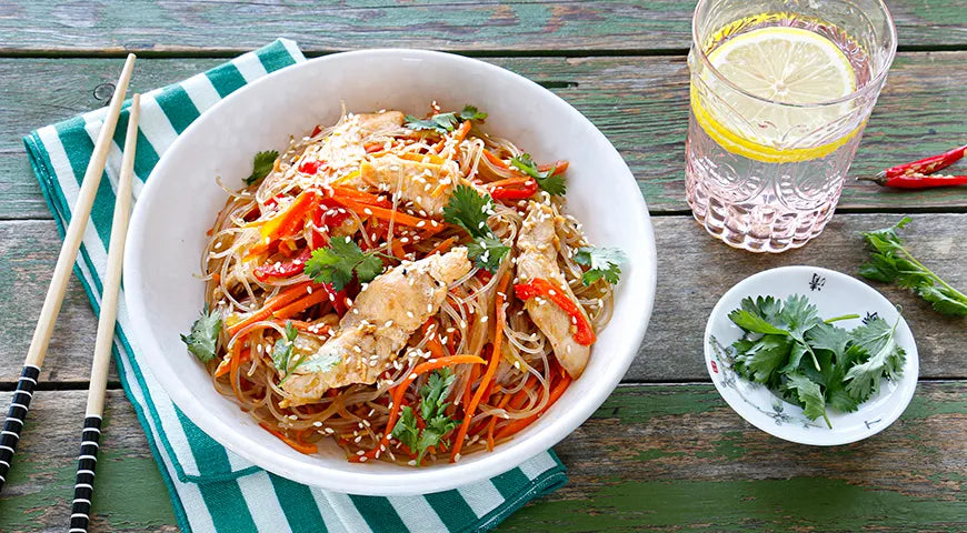 Glass Noodle Stir-Fry with Chicken and Vegetables in Soy Sauce - wilfosbrand.com