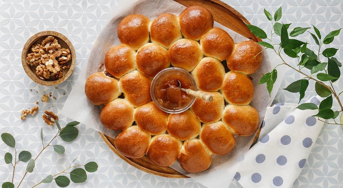 Chamomile Buns with Jam and Nuts - wilfosbrand.com