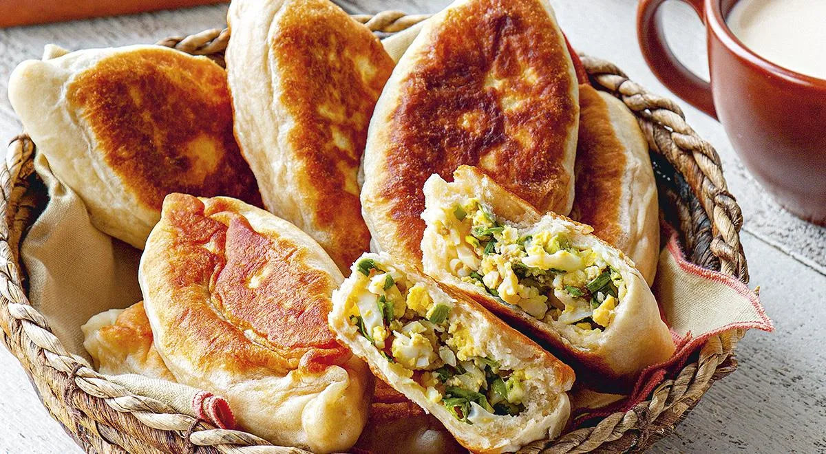 Fried Pies with Green Onions and Egg (Zharenye Pirozhki s Zelenym Lukom i Yaycom) - wilfosbrand.com