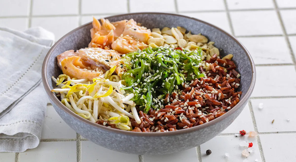 Rice Bowl with Salmon and Seaweed - wilfosbrand.com