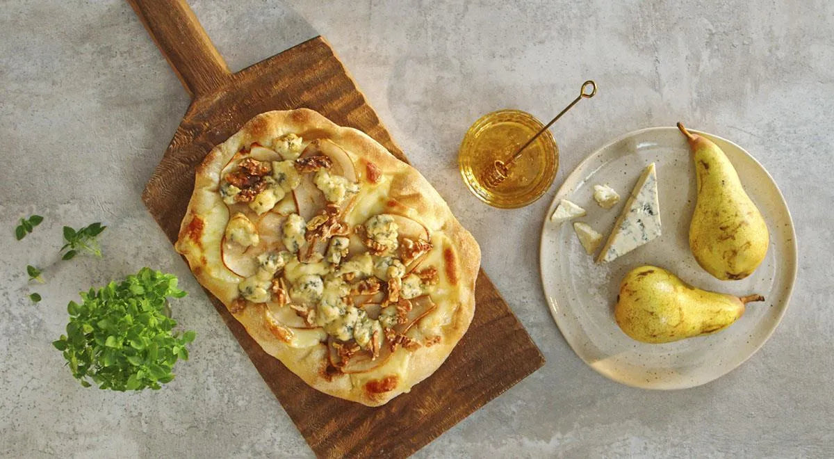 Pear and Blue Cheese Pizza - wilfosbrand.com