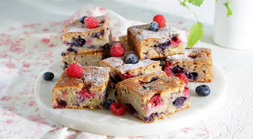 Yogurt Casserole with Apple and Berries - wilfosbrand.com