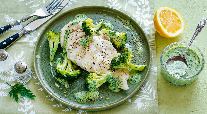 Steamed Chicken Breasts with Broccoli and Green Sauce - wilfosbrand.com