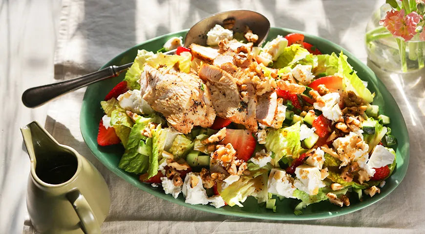 Strawberry Salad with Turkey and Walnuts - wilfosbrand.com