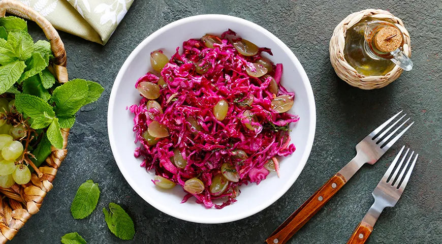 Young Red Cabbage with Grapes and Mint - wilfosbrand.com