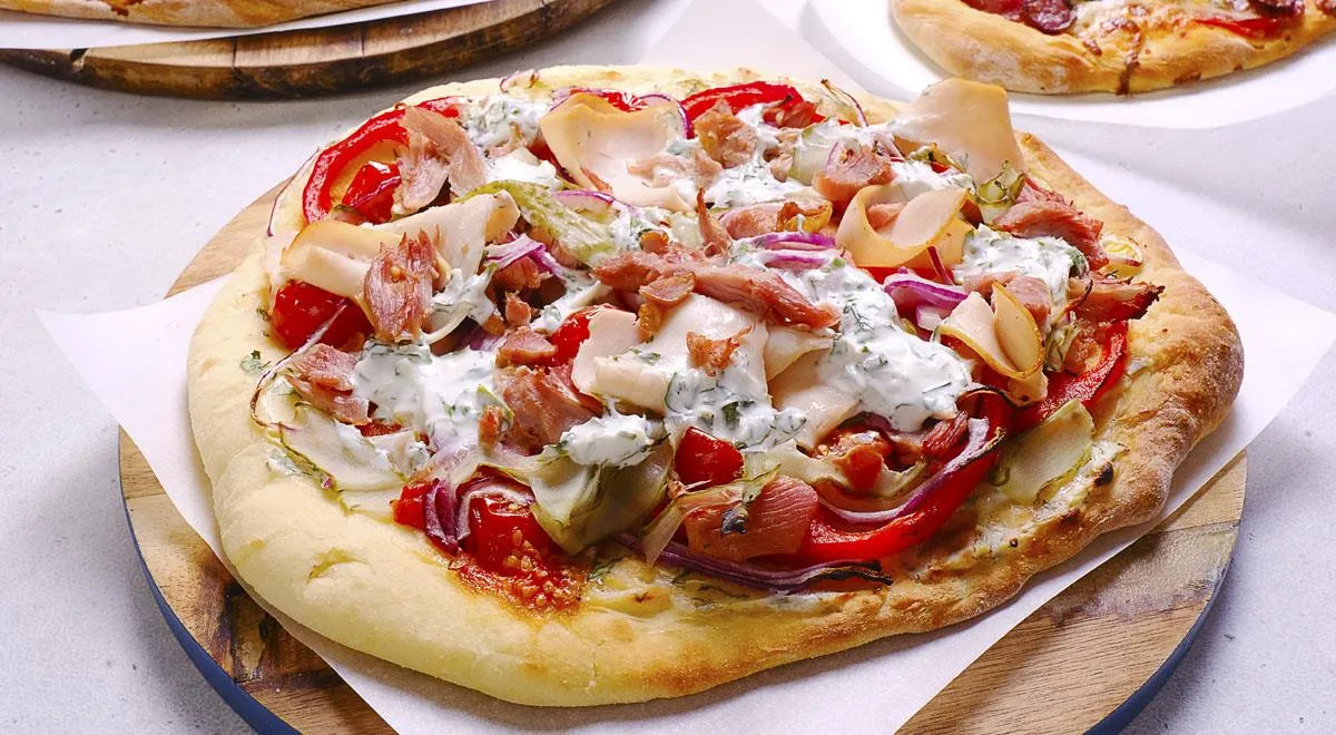 Pizza with Tzatziki Sauce and Smoked Meat - wilfosbrand.com
