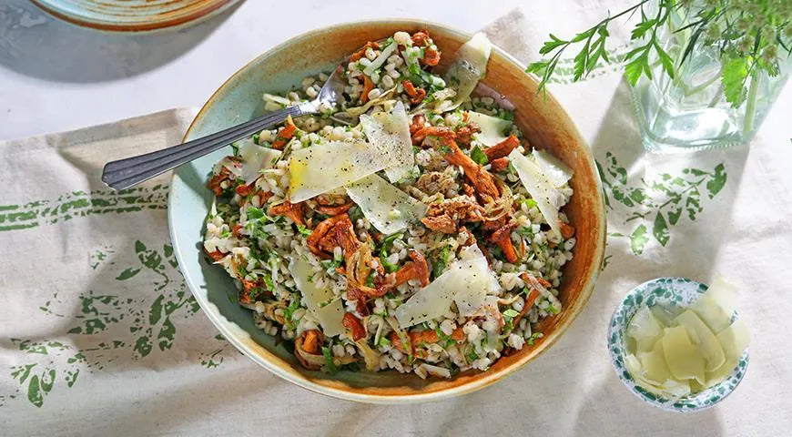 Pearl Barley with Chanterelles and Herbs - wilfosbrand.com