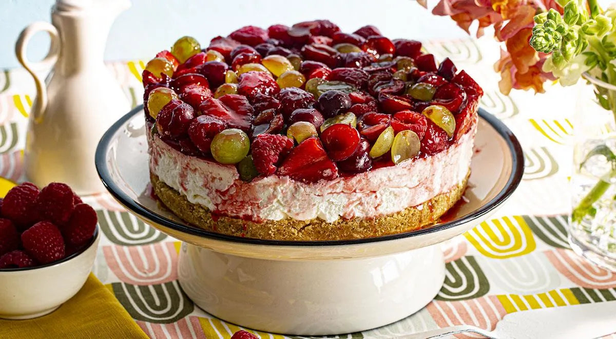 No-Bake Berry Biscuit Cake with Cream Cheese Mousse - wilfosbrand.com