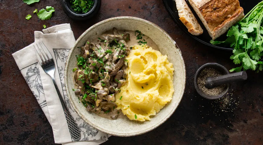 Tender Beef Liver in a Skillet with Sour Cream - wilfosbrand.com