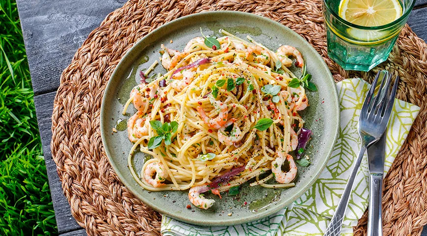 Spaghetti with Shrimp and Garlic: A Quick Mediterranean-Inspired Pasta - wilfosbrand.com