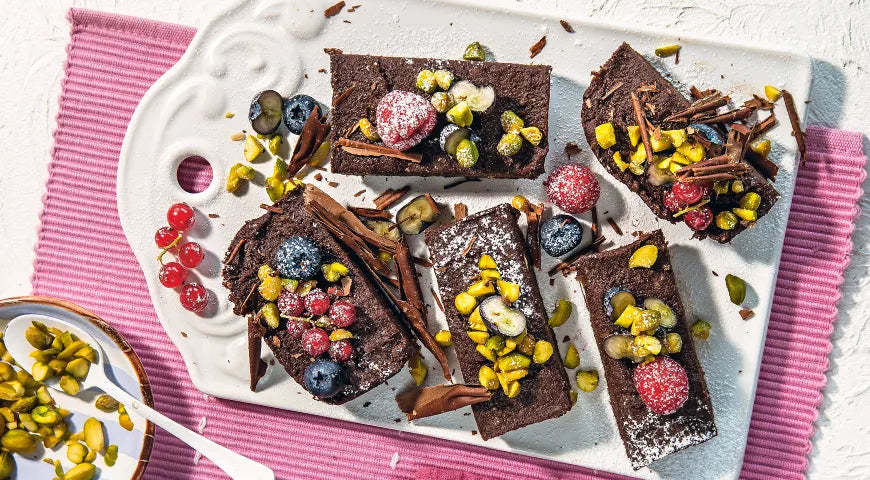 No-Bake Chocolate Pastries with Berries - wilfosbrand.com