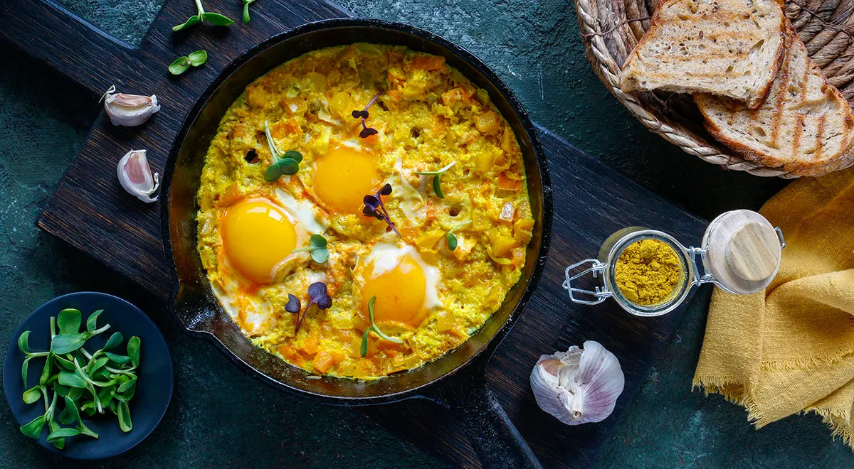 Golden Turmeric Shakshuka with Yellow Tomatoes: A Vibrant Mediterranean Breakfast - wilfosbrand.com