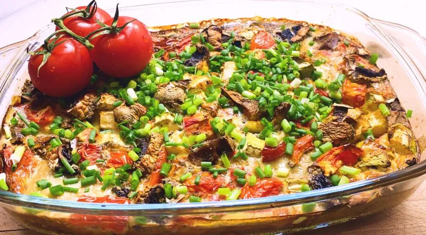 Rustic Country-Style Baked Eggs with Vegetables (Yaichnitsa po-derevenski) - wilfosbrand.com