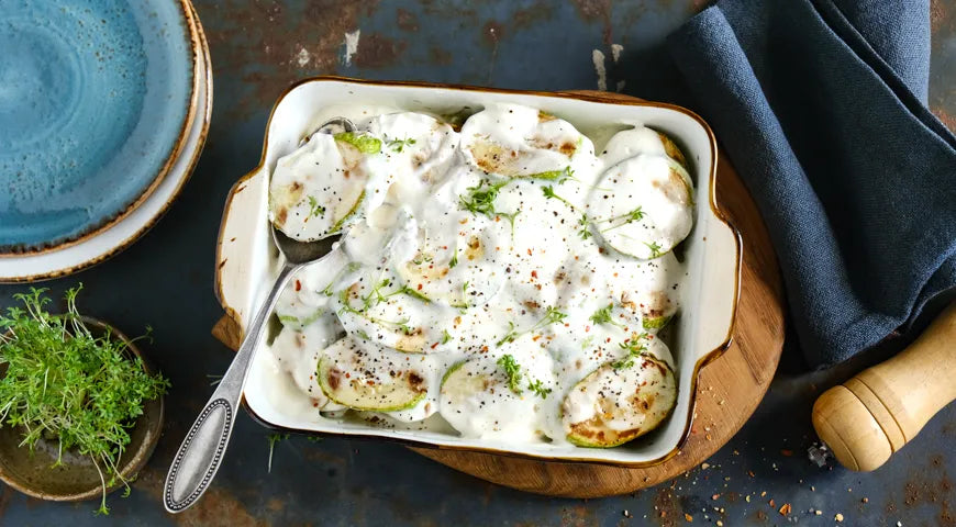 Fried Zucchini with Sour Cream and Garlic (Жареные кабачки со сметаной и чесноком) - wilfosbrand.com