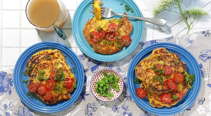 Curd Pancakes with Tomatoes (Tvorozhnye Oladi s Pomidorami) - wilfosbrand.com