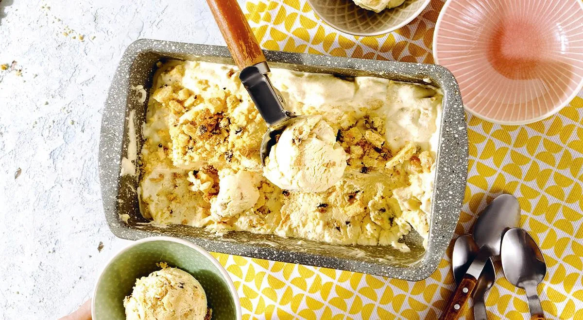 Homemade Creamy Ice Cream with Cookie Pieces - wilfosbrand.com