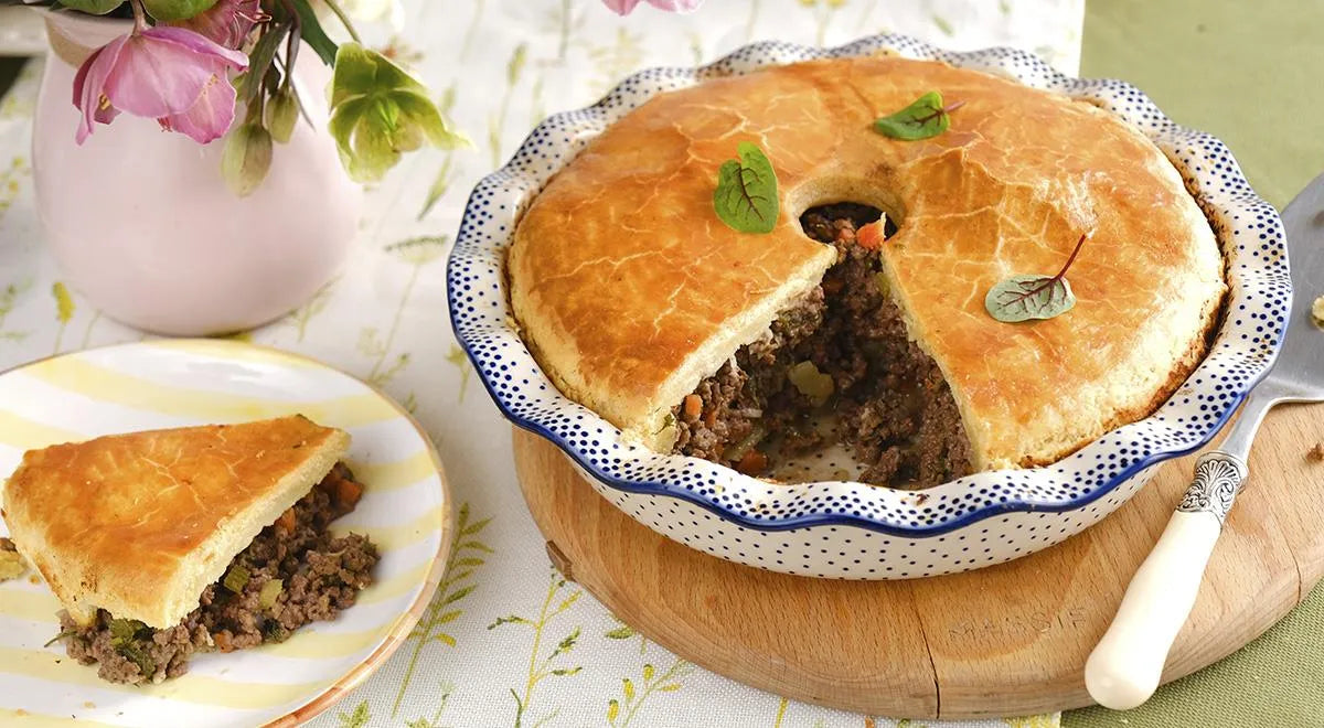 Festive Meat and Potato Casserole with a Crumbly Dough Lid - wilfosbrand.com