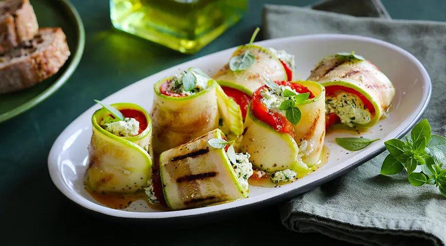 Zucchini and Pepper Rolls with Cottage Cheese and Herbs - wilfosbrand.com