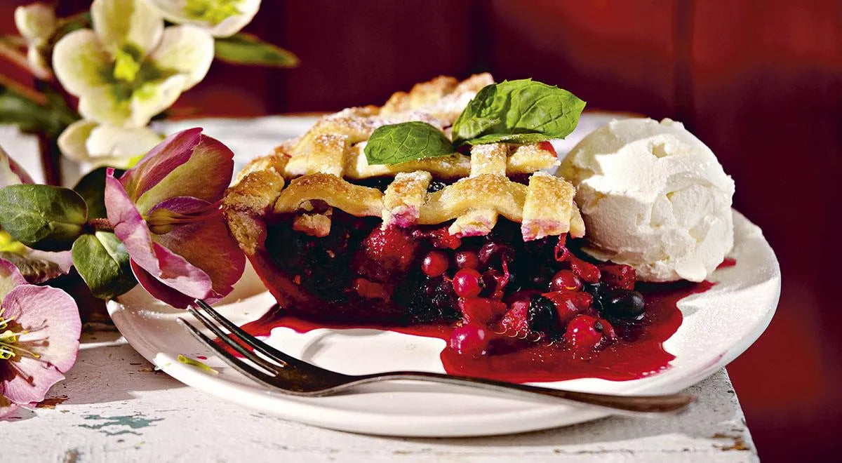 Shortcrust Berry Pie with Fresh Berries - wilfosbrand.com