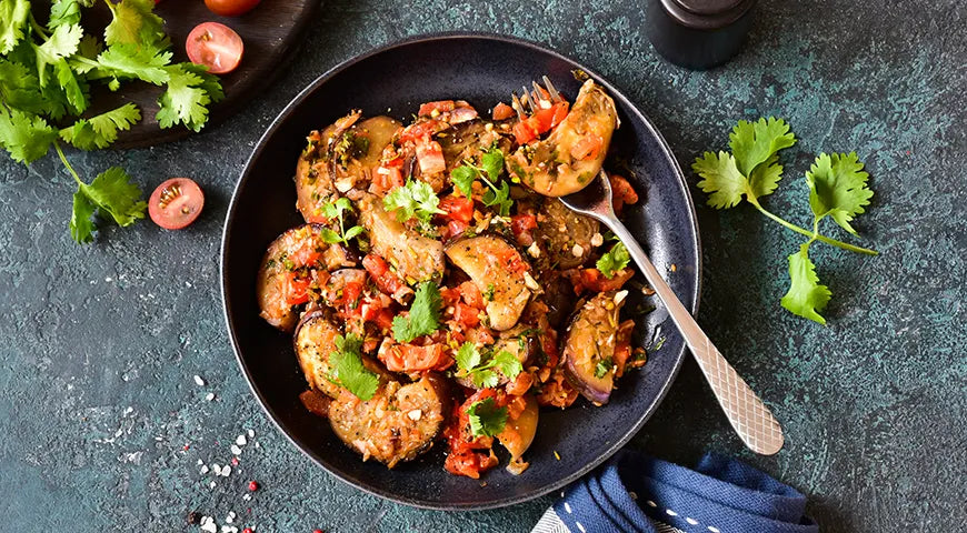 Eggplant with Tomatoes and Garlic: A Rustic Skillet Delight - wilfosbrand.com