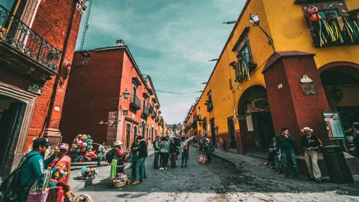Mexico Safety Travel Tips - Grand Goldman