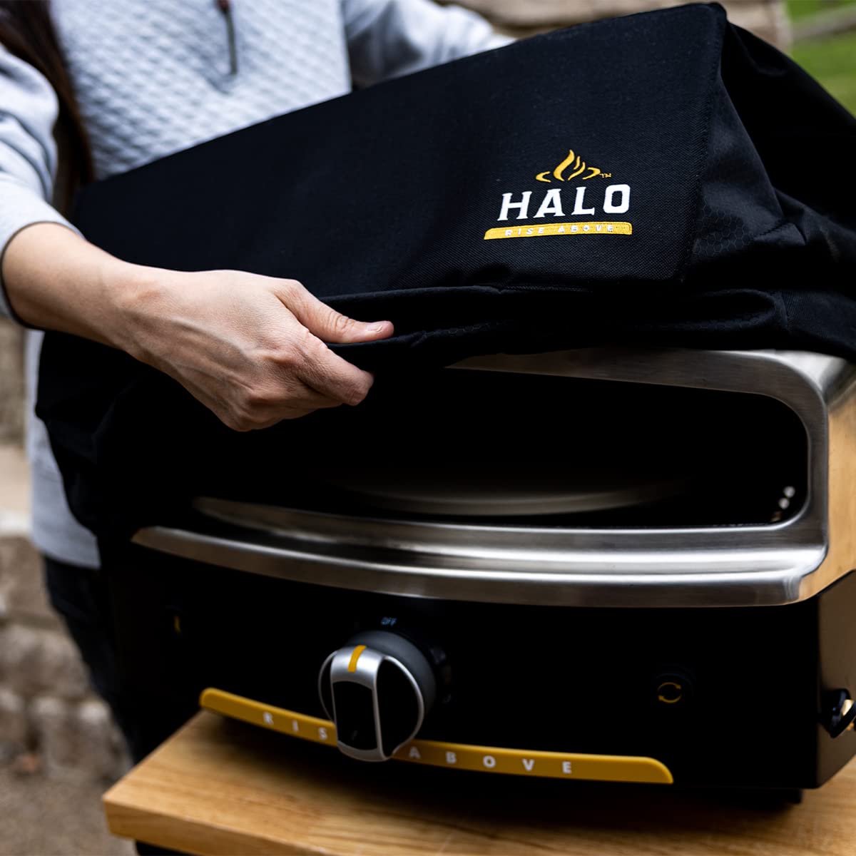 Piec do pizzy HALO Versa 16 Outdoor | Obrotowy kamień wypieka pizzę o średnicy do 16 cali | W zestawie z pokrywą piekarnika