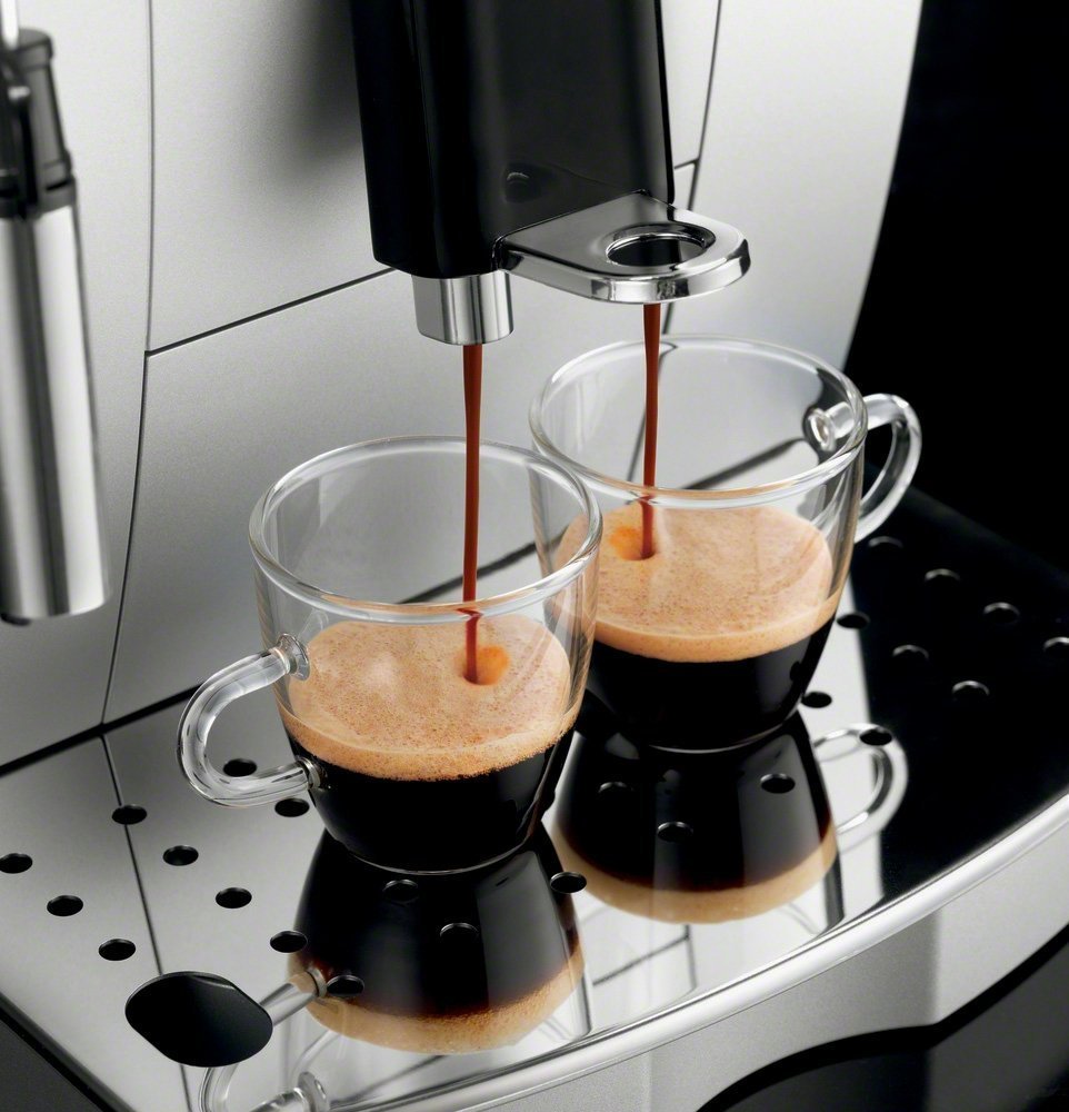 Повністю автоматична кавоварка DeLonghi Magnifica XS для еспресо та капучино з ручною системою капучино, сріблястий колір