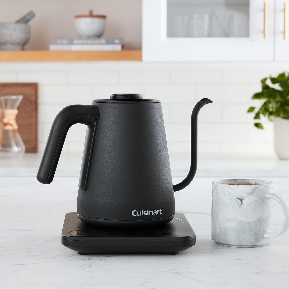 Czajnik cyfrowy Cuisinart GK-1 z gęsią szyją, precyzyjny wylewka z gęsią szyją zaprojektowana do precyzyjnej kontroli nalewania, pojemność 1 litr, moc 1200 W umożliwia szybkie nagrzewanie, stal nierdzewna, czarny
