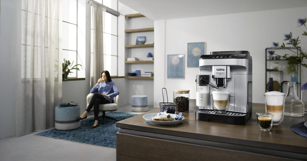 De'Longhi De'Longhi Magnifica Evo автоматична еспресо та капучино машина з системою Latte Crema, 9,45 x 17,32 x 14,17 дюймів, хром