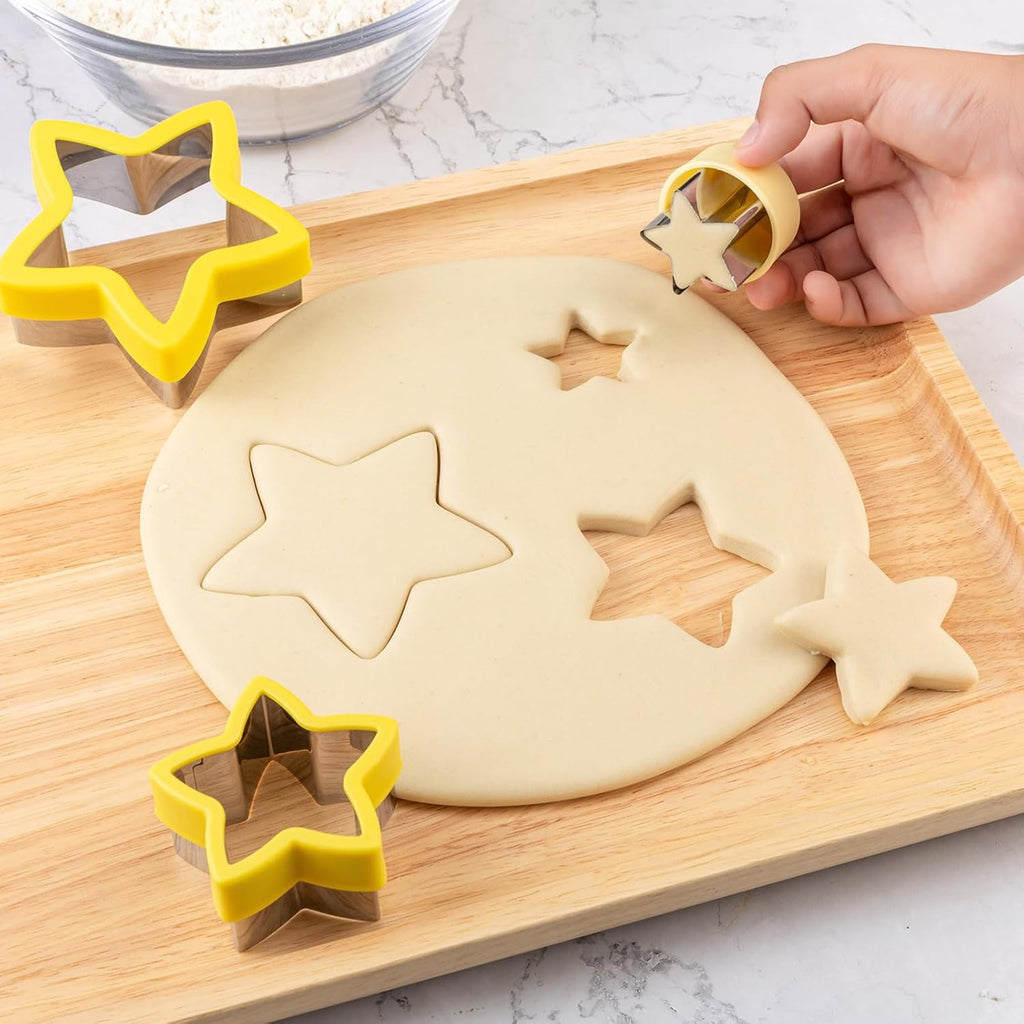 Star Cookie Cutters 4 Pcs, Kimfead Sandwich Cutter for Kids Lunch, Vegetable Fruit Cutters Shapes, Stainless Steel Biscuit Cutters for Children Boys Girls