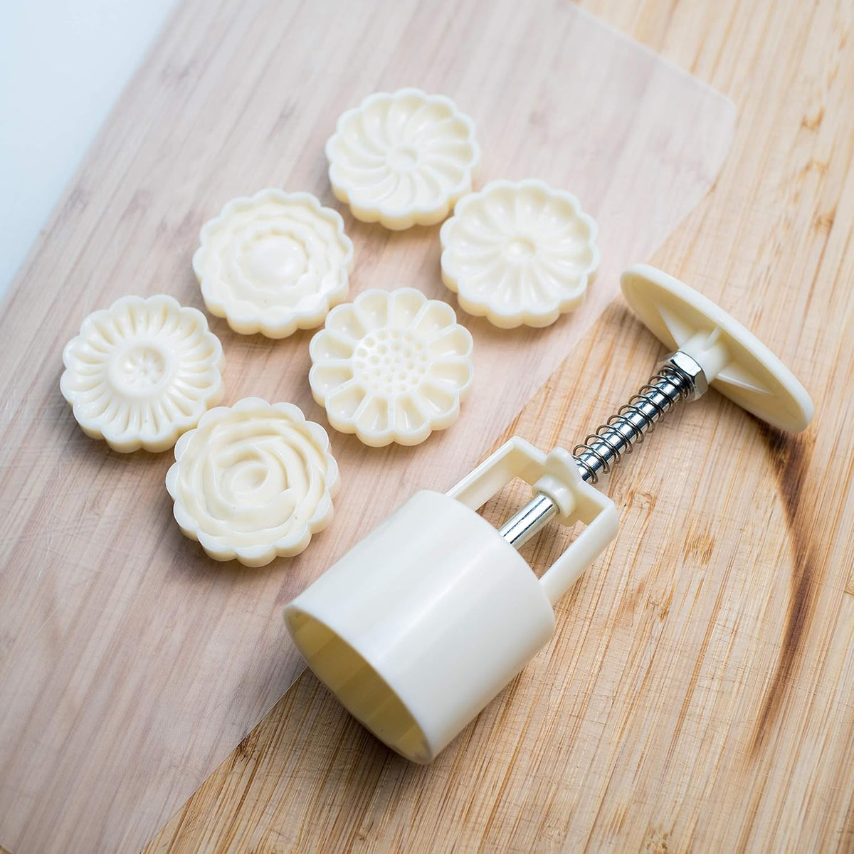 Cookie Press Mid-Autumn Festival Hand-Pressure Moon Cake Mould with 6 Pcs Mode Pattern for 1 Sets - 50g Cookie Stamp Mooncake Mold Set - Cookie Stamps DIY Decoration Press Cake Cutter
