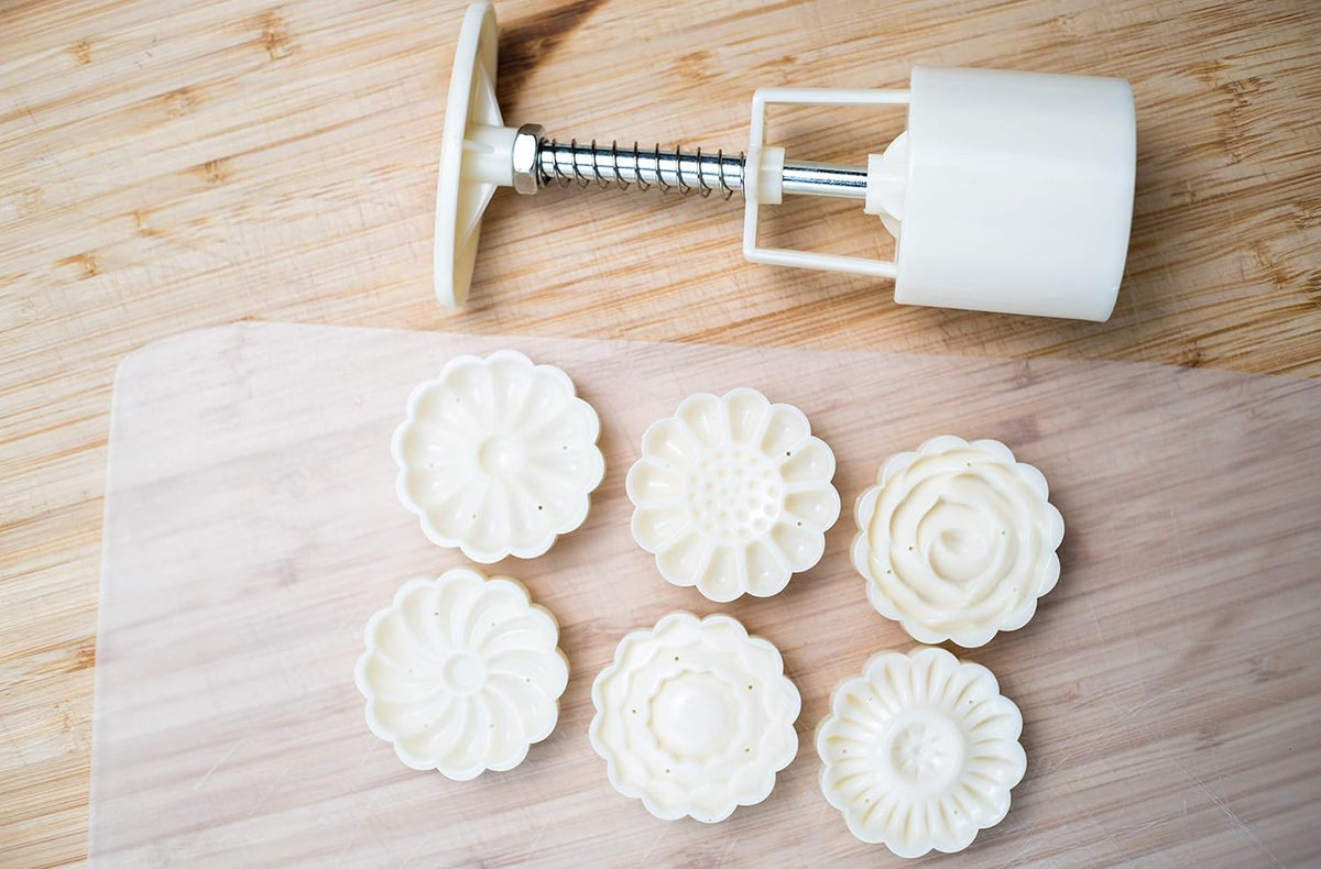 Cookie Press Mid-Autumn Festival Hand-Pressure Moon Cake Mould with 6 Pcs Mode Pattern for 1 Sets - 50g Cookie Stamp Mooncake Mold Set - Cookie Stamps DIY Decoration Press Cake Cutter