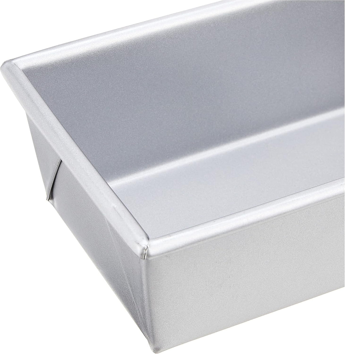 Chicago Metallic Commercial II 1-Pound Loaf Pan, Heavy-Weight Aluminized Steel, Professional Bread Baking Pan with Wire Reinforcement