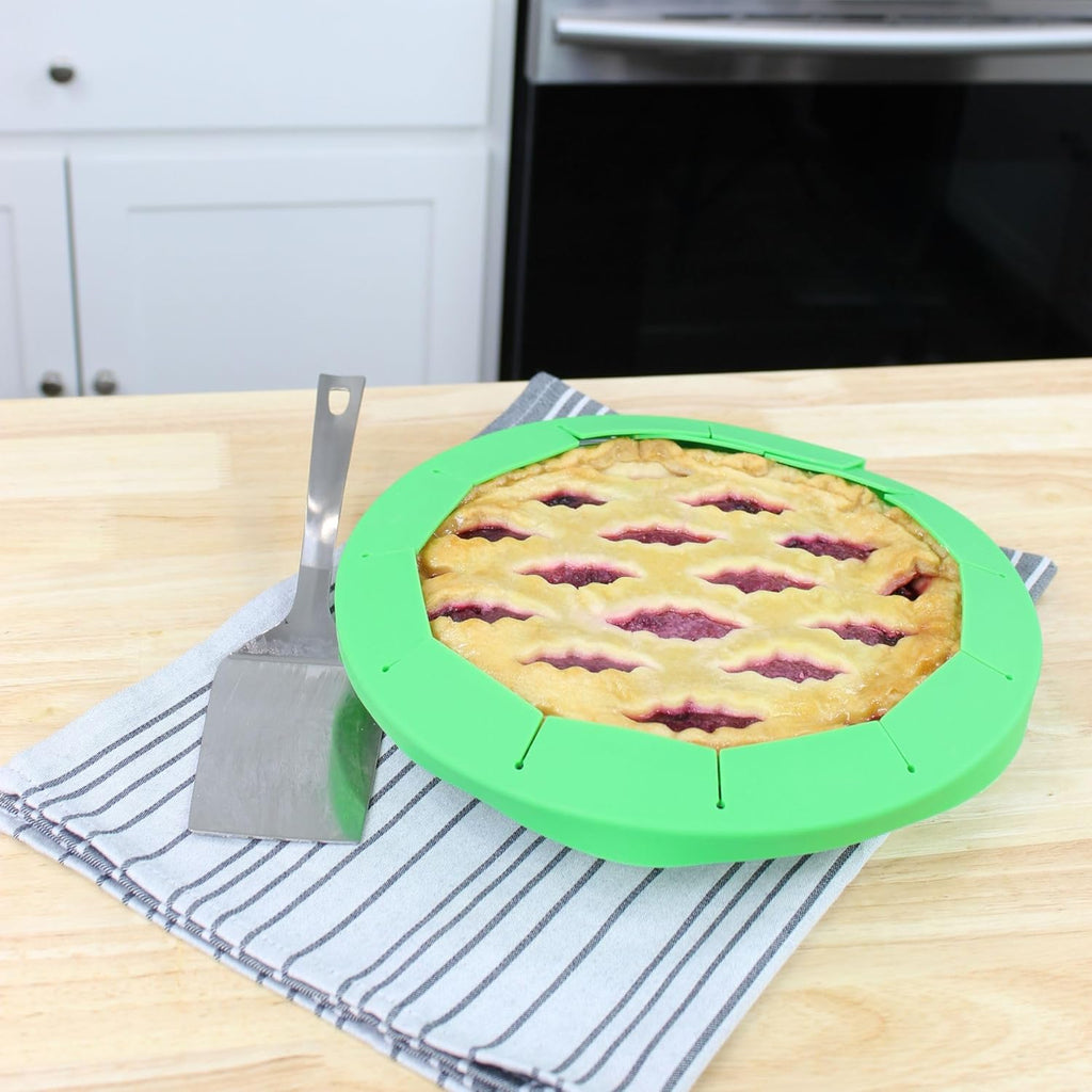 Cornucopia Brands Silicone Pie Crust Shields (2-Pack), Adjustable Pie Protectors, Green
