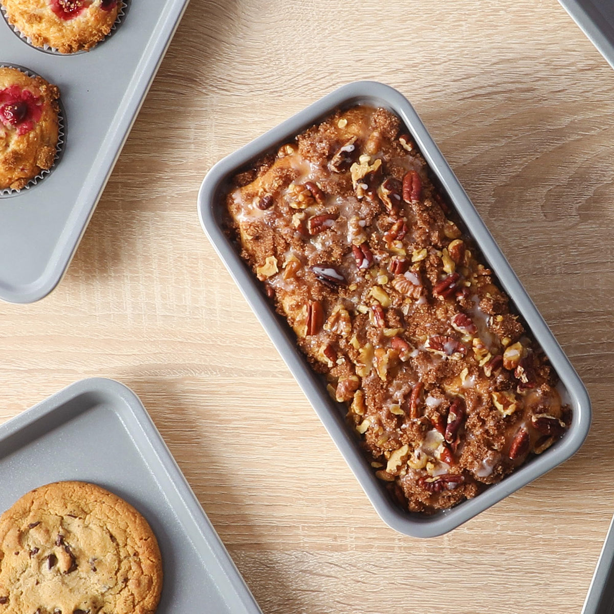 SUR LA TABLE Kitchen Essentials Bake Sale 9 X 5 Inch PFOA, PFAS, PTFE Free Nonstick Loaf Pan - Linen White
