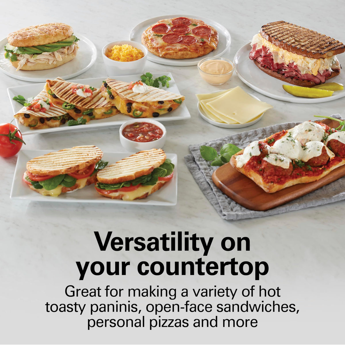 Сендвічниця Hamilton Beach Panini Press та електричний гриль для приміщень із кришкою, що замикається, відкривається на 180 градусів для будь-якої товщини кесадільї, бургерів тощо, антипригарні решітки 8" x 10", хром (25460AG)