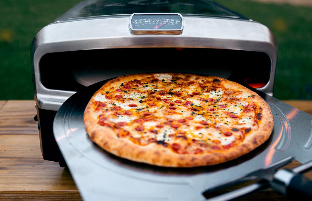 Piec do pizzy HALO Versa 16 Outdoor | Obrotowy kamień wypieka pizzę o średnicy do 16 cali | W zestawie z pokrywą piekarnika